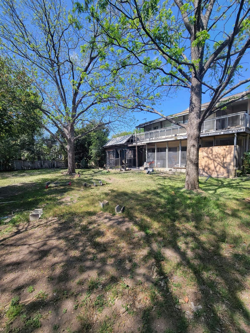 9711 Parkfield Dr — exterior