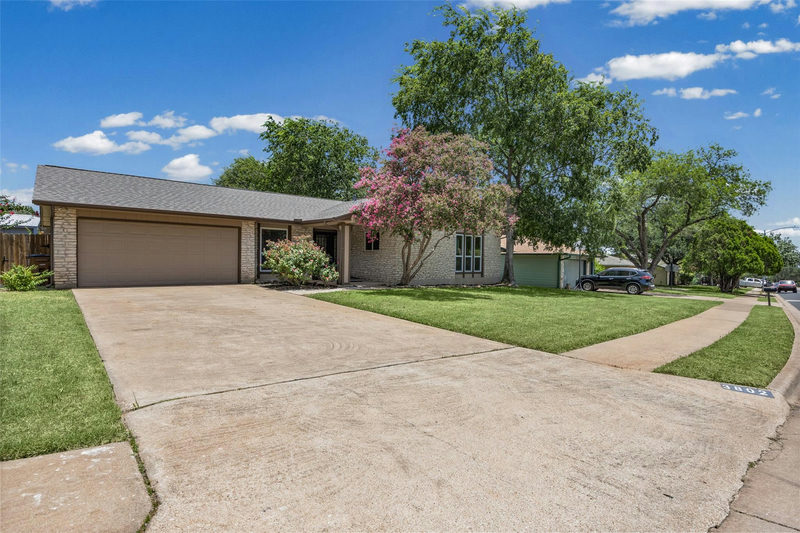 3802 Hawkshead Dr — exterior