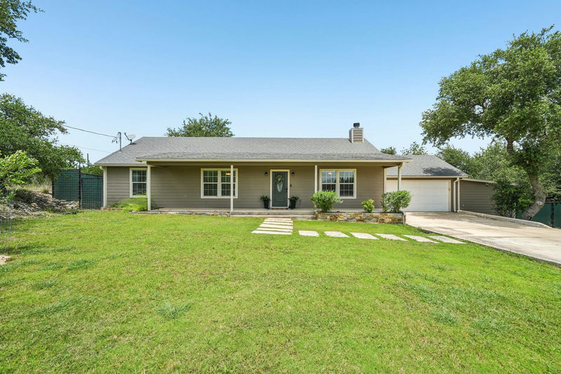 141 Arnold Dr — exterior