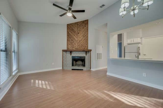 2901 San Jacinto Blvd #306 — exterior