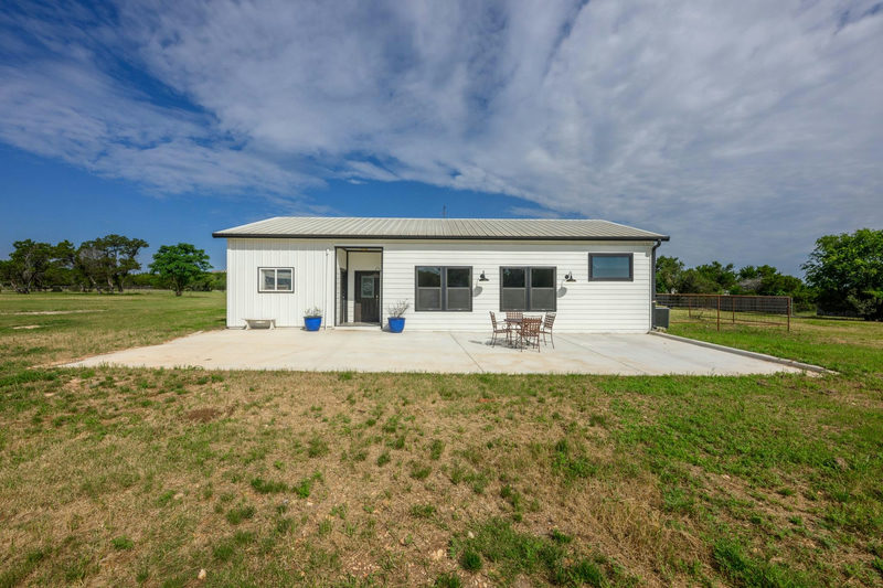 408 Mesa Oaks Rd — exterior