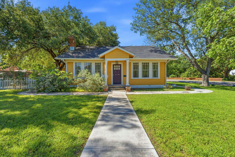 1232 Spruce St — exterior