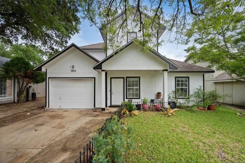 12213 Shropshire Blvd — exterior