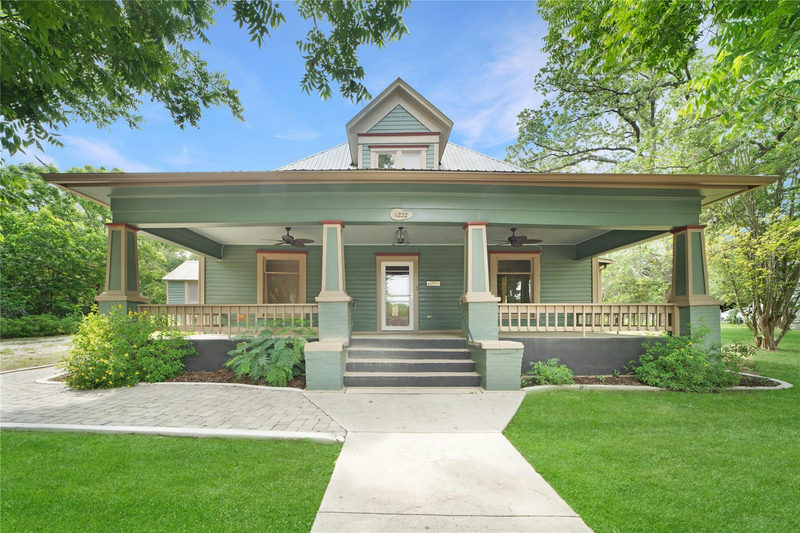 1222 W Hopkins St — exterior