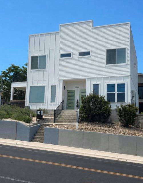 2108 Rosewood Ave #B — exterior