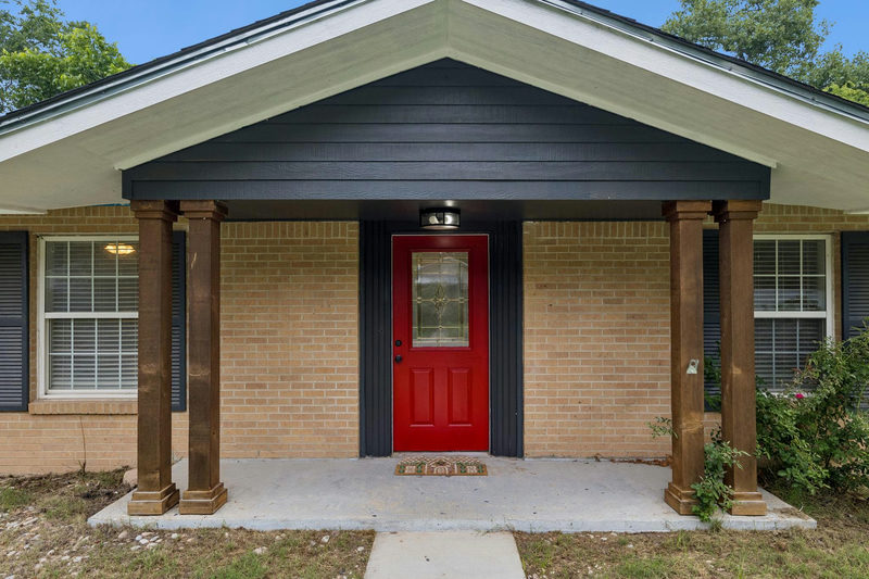 202 E Tate St — exterior