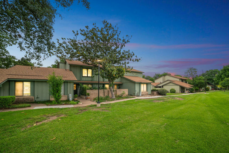 5007 Fort Clark Dr — exterior