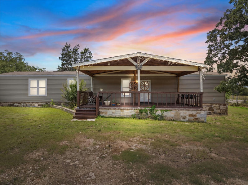 109 Hibiscus Cv — exterior