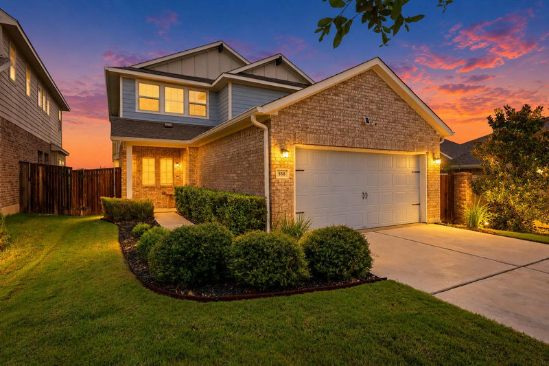 558 Nautical Loop — exterior