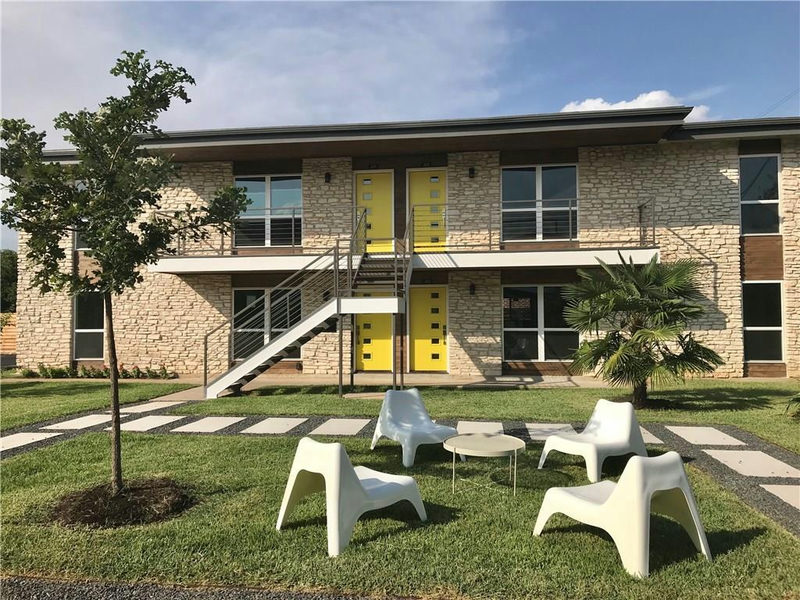 8605 Putnam Dr #202 — exterior