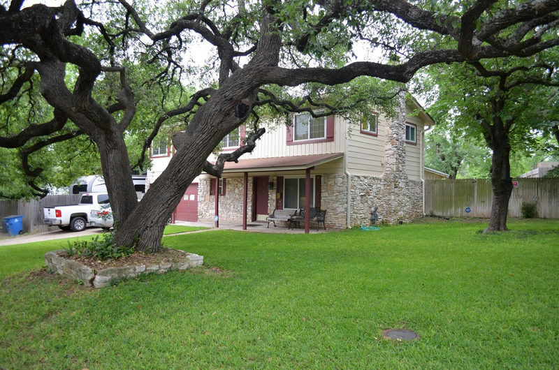 907 Pepperell Ct — exterior