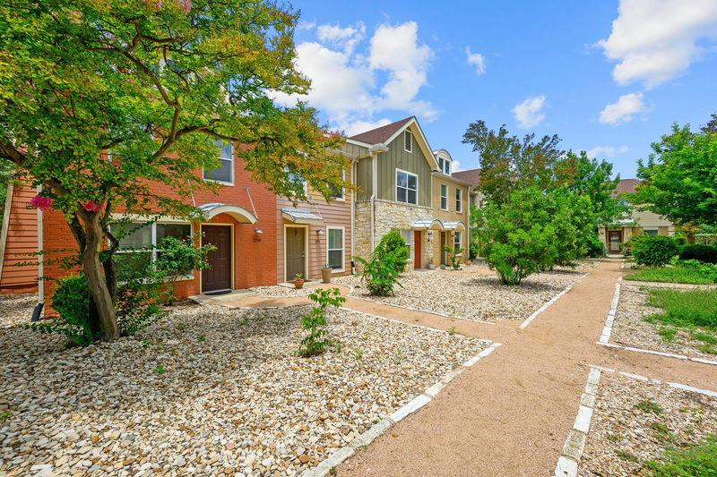 1101 Grove Blvd #208 — exterior
