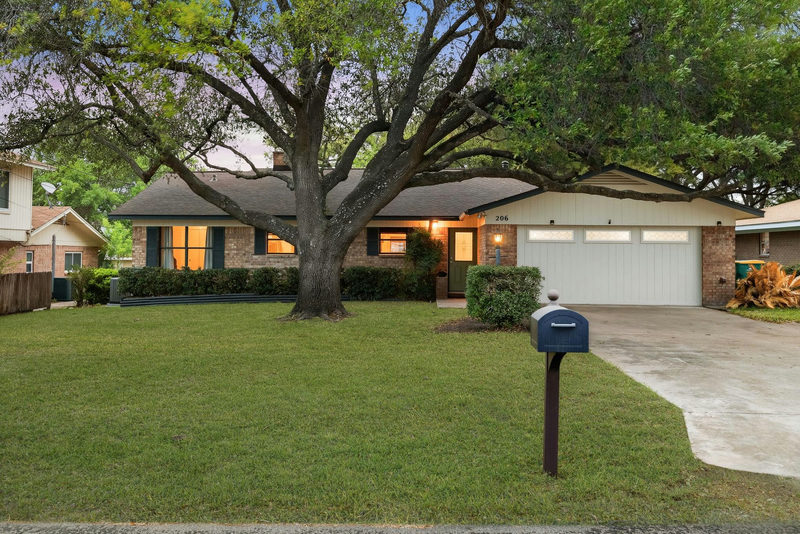 206 E Pheasant Rd — exterior