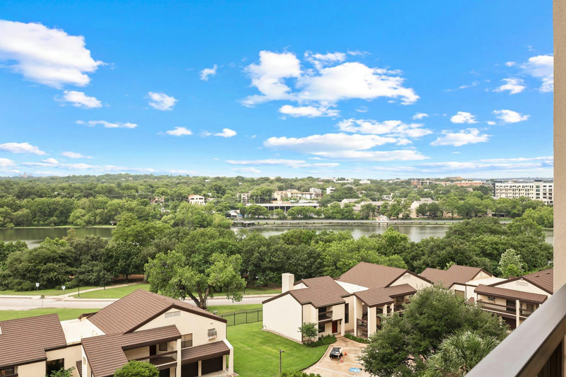 40 N Interstate 35 Hwy #8C4