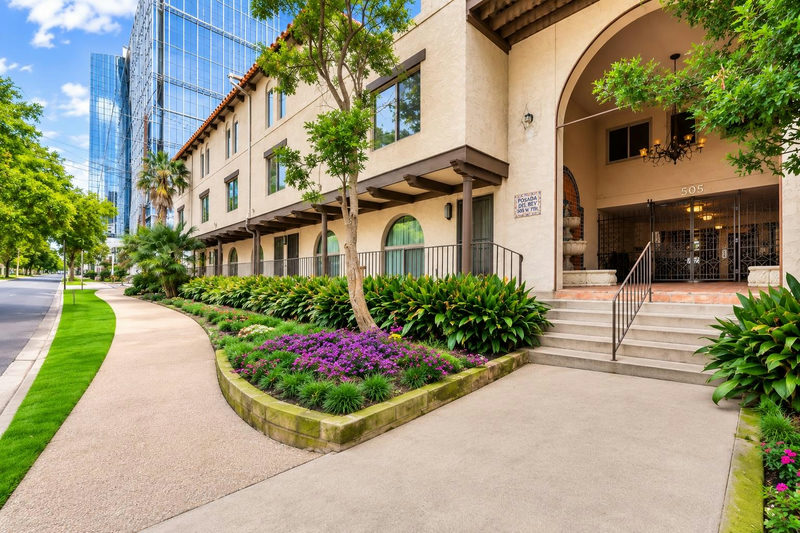 505 W 7th St #308 — exterior