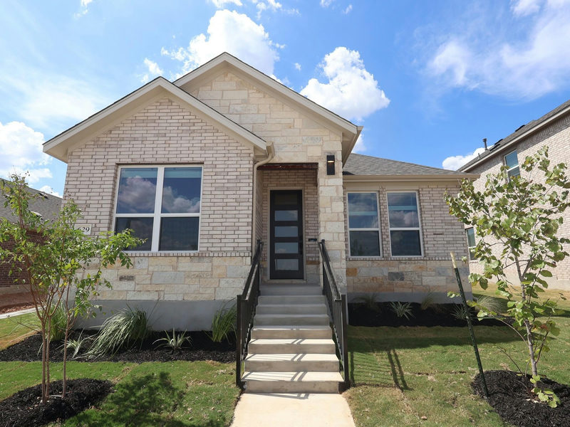 629 Clarissa St — exterior