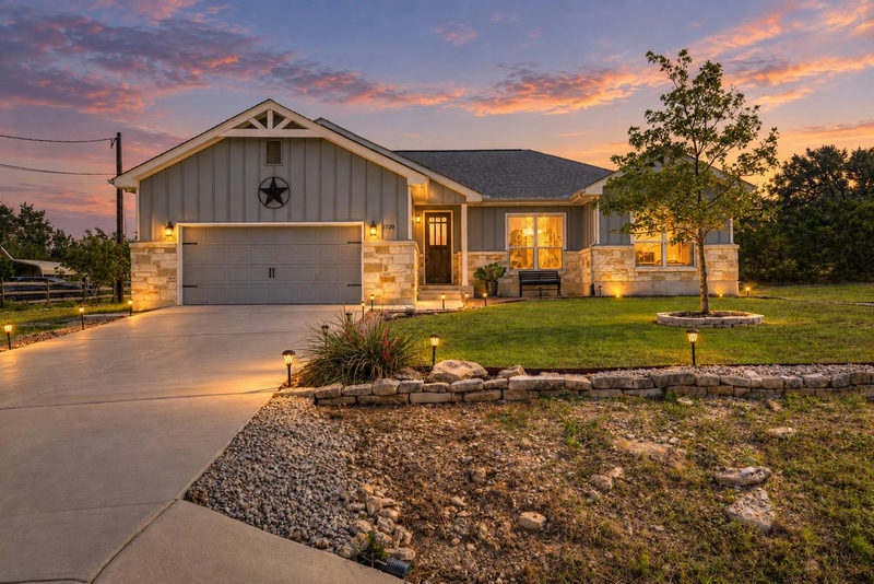 1720 Rocky Ridge Loop — exterior