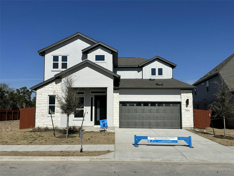 2209 Sarabanda St — exterior