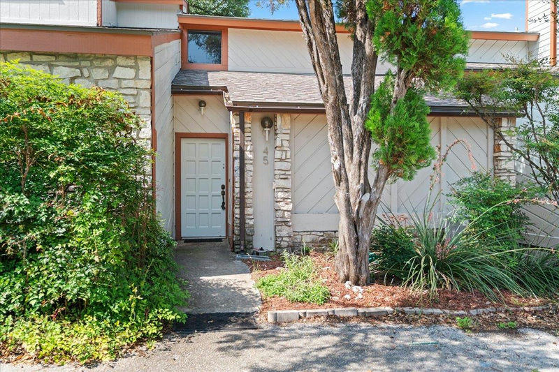 45 Cypress Fairway Vlg — exterior