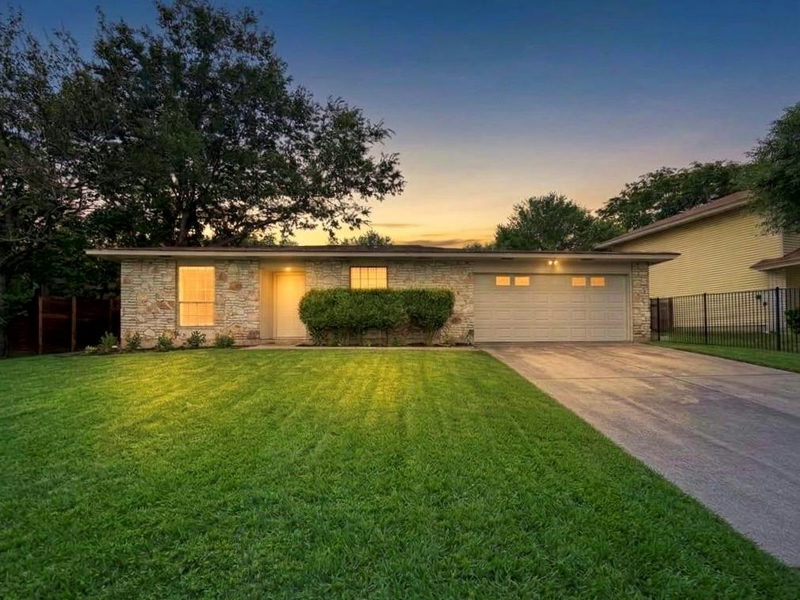 8200 Furness Dr — exterior