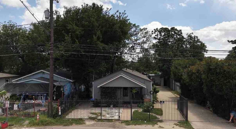 2315 E 5th St — exterior