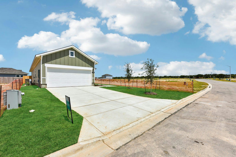 330 Golden Paint Trl — exterior