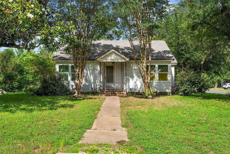 513 N Avenue F — exterior