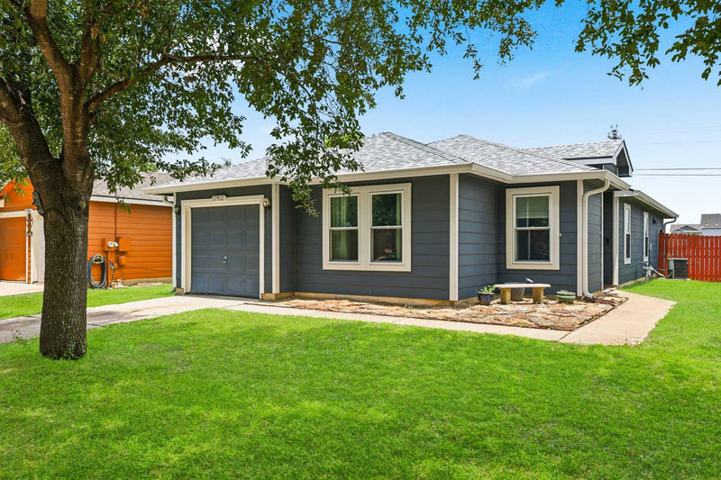 17912 Honey Locust Ln — exterior