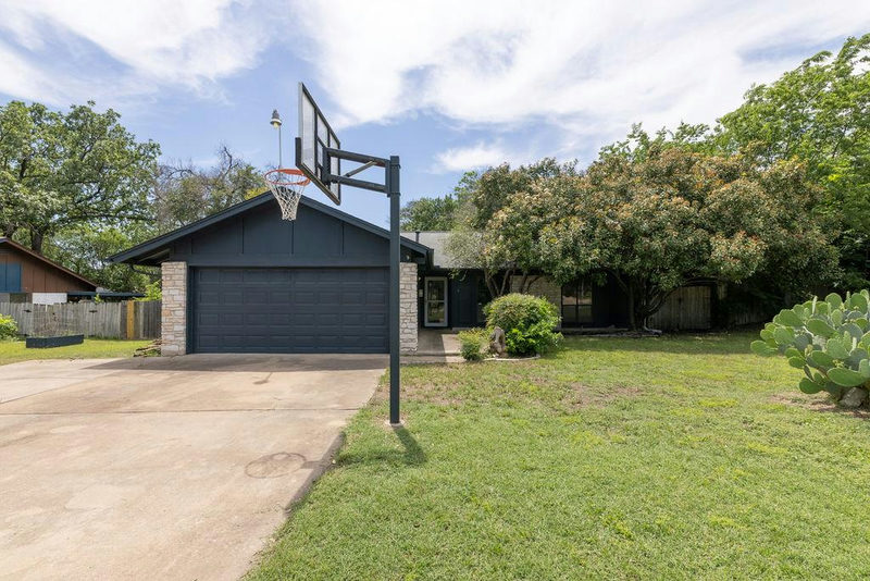 5310 Presidio Rd — exterior