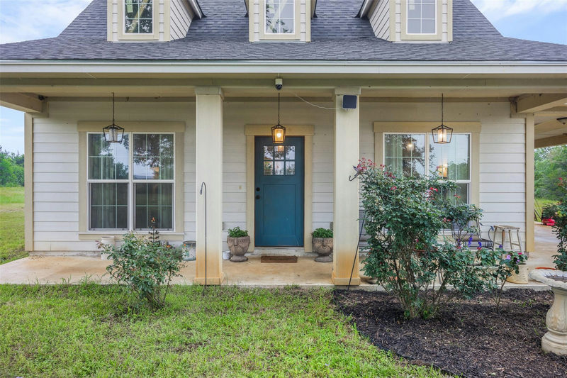 241 Cistern Rd — exterior