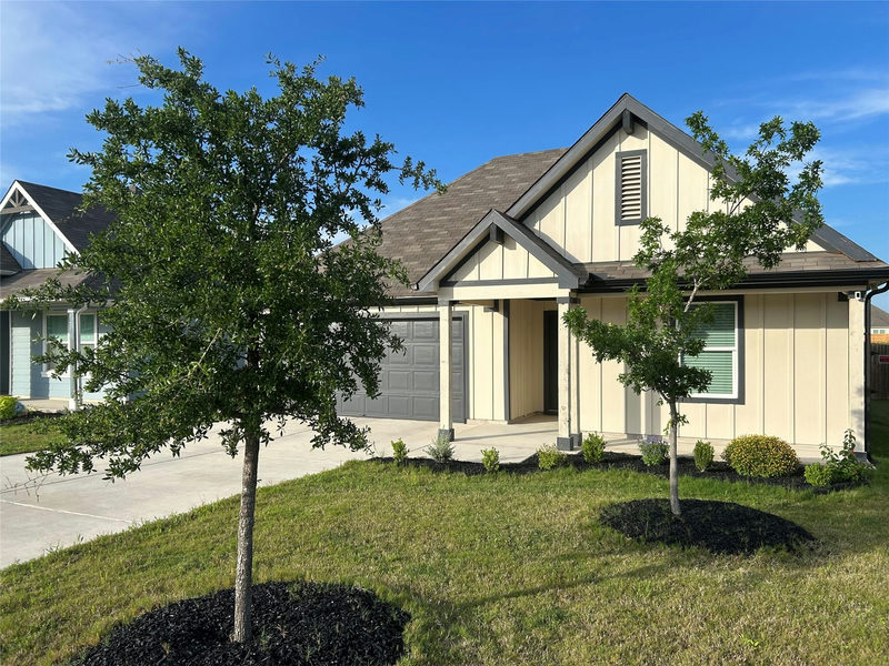 111 Sweetwater Creek Ln — exterior