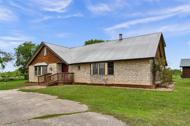 3900 Fm 1979 — exterior