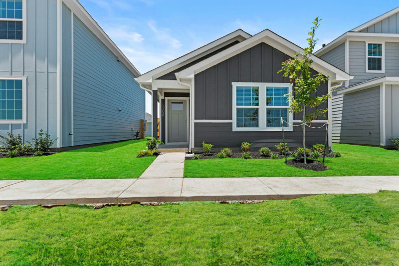 306 Nizao Ln — exterior