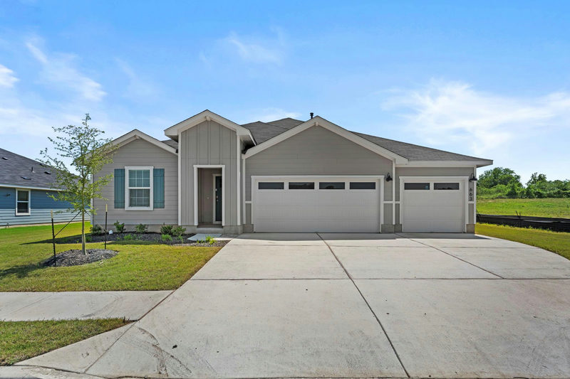 663 Ebbsfleet Dr — exterior