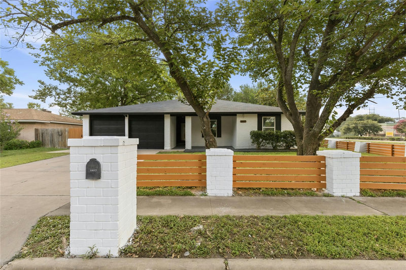 6607 Starstreak Dr — exterior