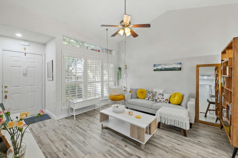 1015 E Yager Ln #115 — exterior
