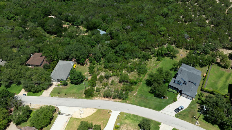 13700 Montview Dr — exterior