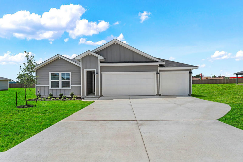 137 Union Pacific Dr — exterior