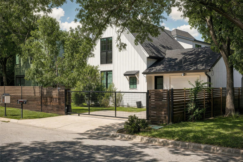 3102 Brinwood Ave — exterior