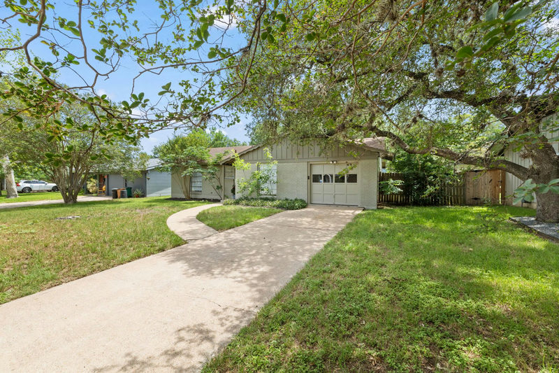 2015 Fair Oaks Dr — exterior