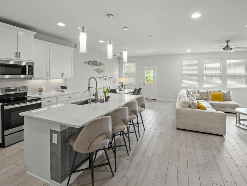 353 Capstone Rd — exterior