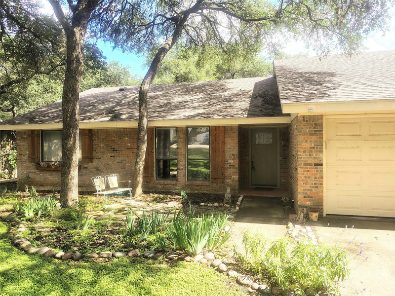 158 Augusta Dr — exterior