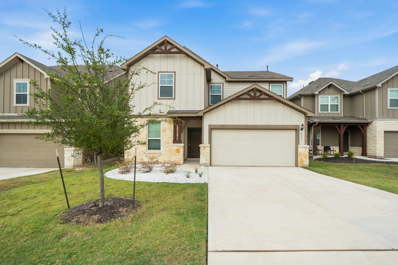 499 Tree Nut Loop — exterior