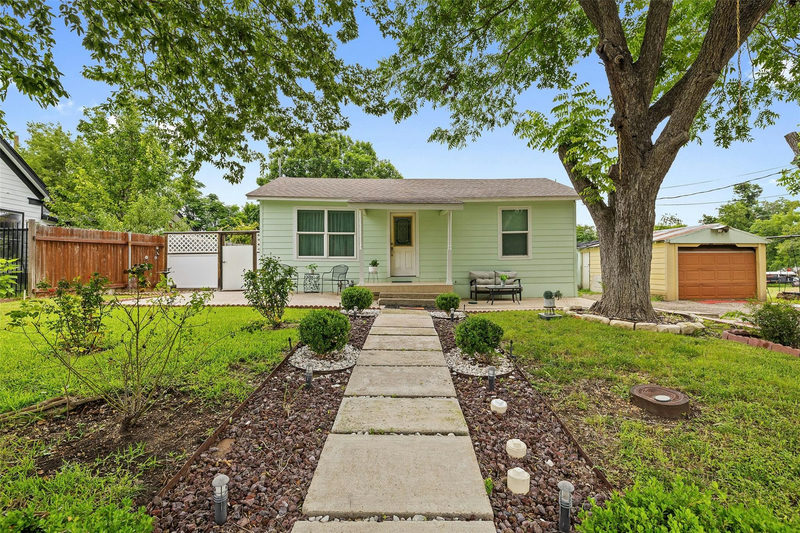 718 Kimbro St — exterior