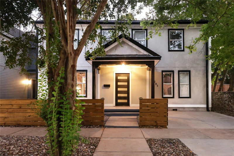 1205 E 9th St — exterior