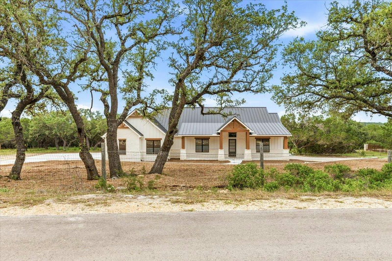 1744 Crossbow Dr — exterior
