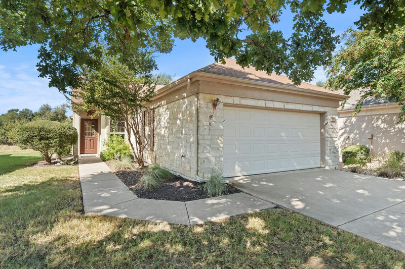 111 Bonham Loop — exterior