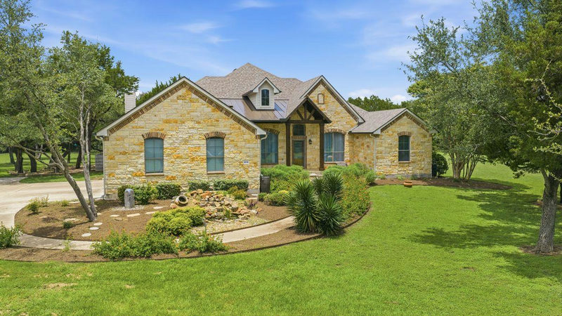 104 Quarry Lake Est — exterior