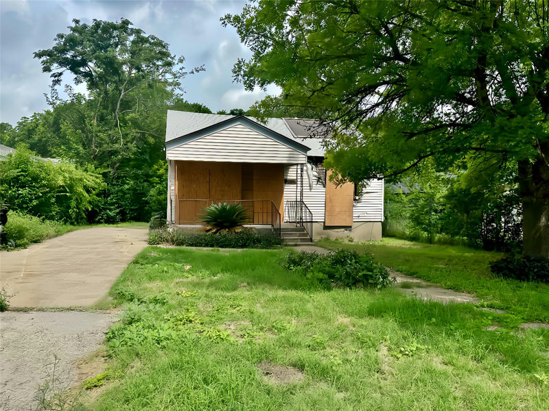 7306 Bethune Ave — exterior