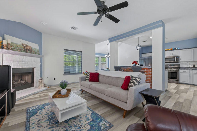1504 Cora Marie Dr — exterior